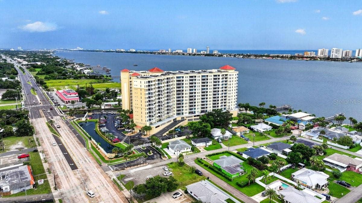 2801 S RIDGEWOOD AVENUE, #504, South Daytona, FL 32119