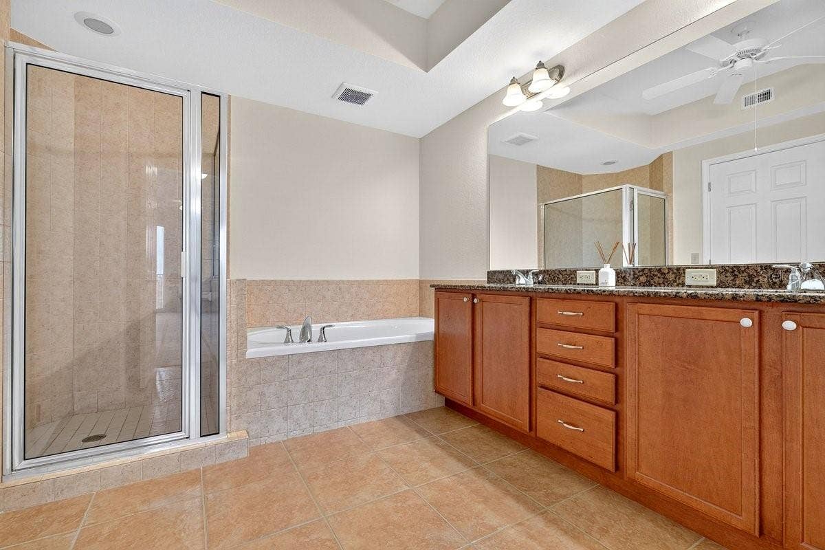 2801 S RIDGEWOOD AVENUE, #504, South Daytona, FL 32119