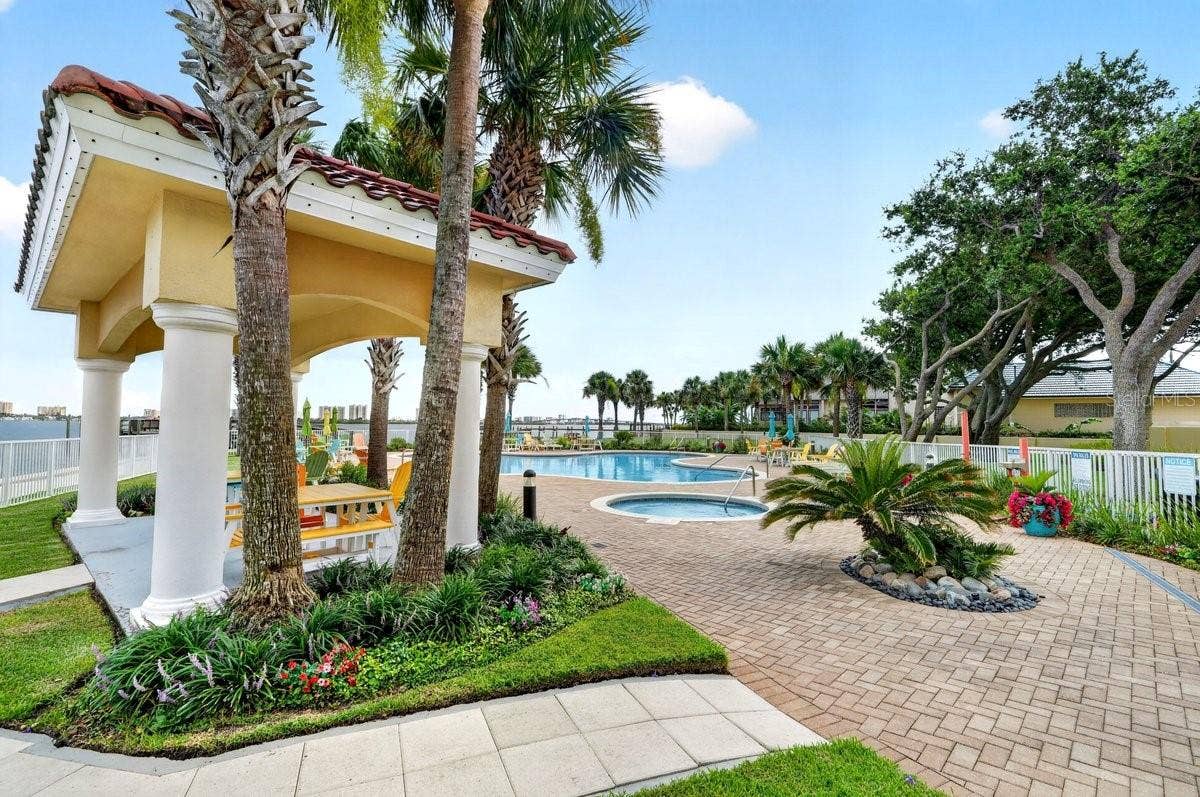 2801 S RIDGEWOOD AVENUE, #504, South Daytona, FL 32119