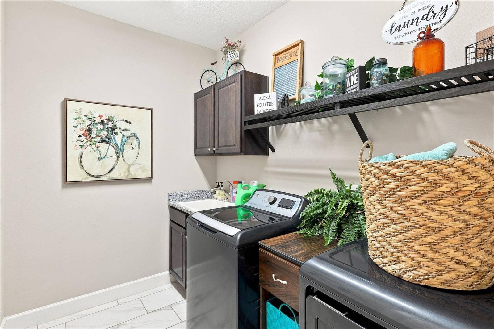 253 OLD MOSS CIRCLE, Deland, FL 32724 253 OLD MOSS CIRCLE, Deland, FL 32724