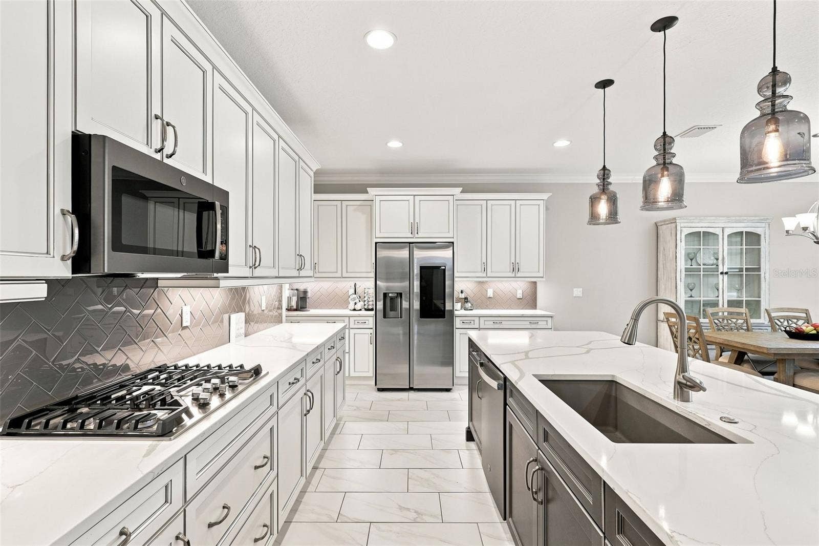 253 OLD MOSS CIRCLE, Deland, FL 32724 253 OLD MOSS CIRCLE, Deland, FL 32724