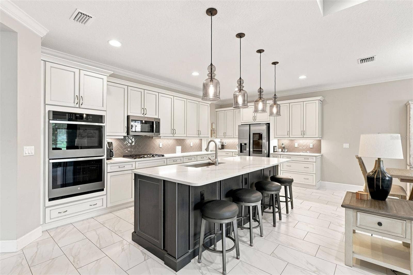253 OLD MOSS CIRCLE, Deland, FL 32724 253 OLD MOSS CIRCLE, Deland, FL 32724