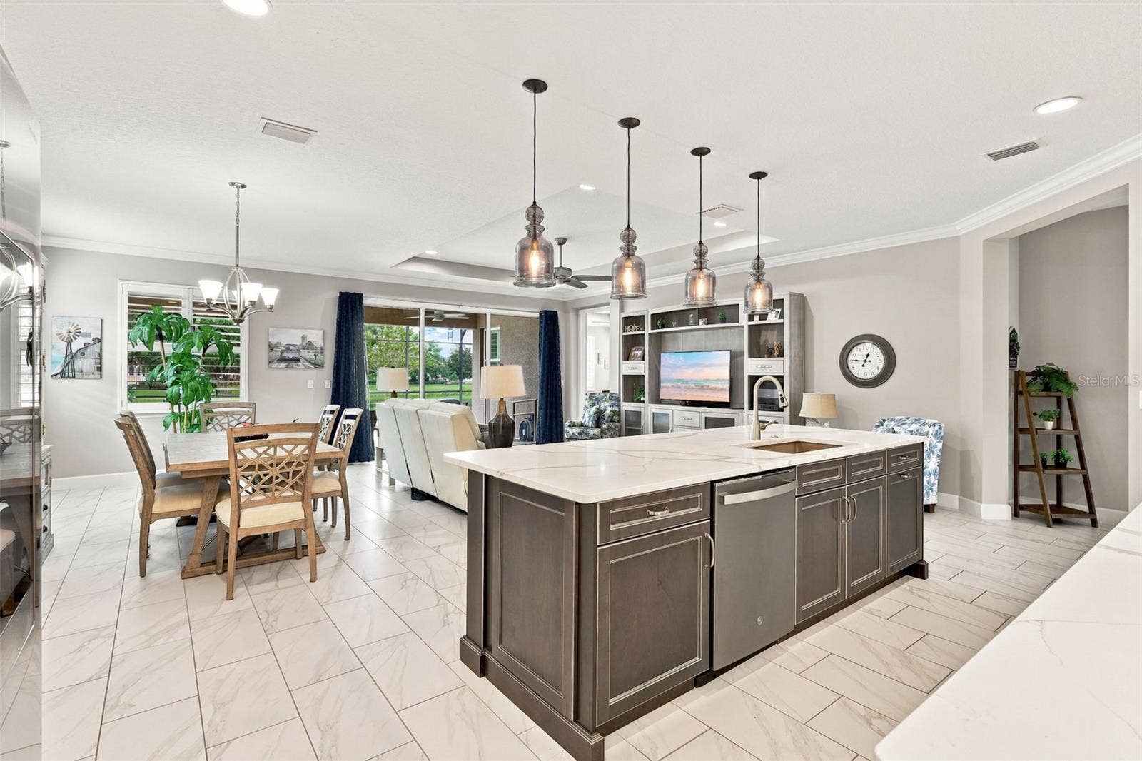 253 OLD MOSS CIRCLE, Deland, FL 32724 253 OLD MOSS CIRCLE, Deland, FL 32724