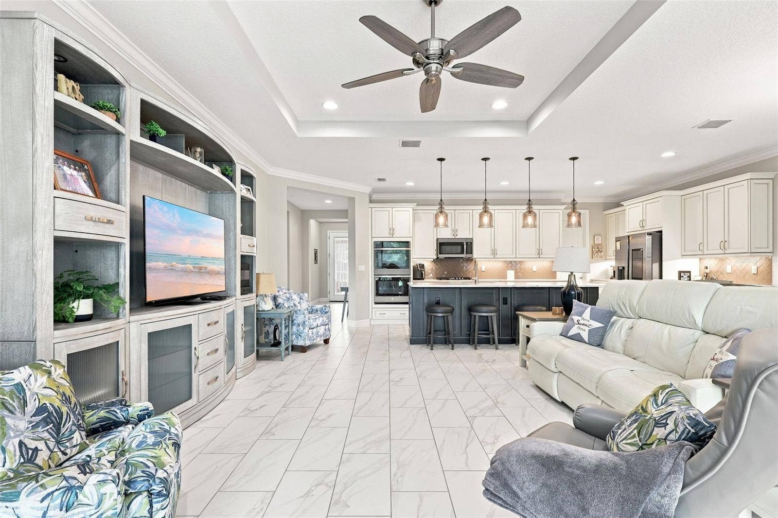 253 OLD MOSS CIRCLE, Deland, FL 32724 253 OLD MOSS CIRCLE, Deland, FL 32724