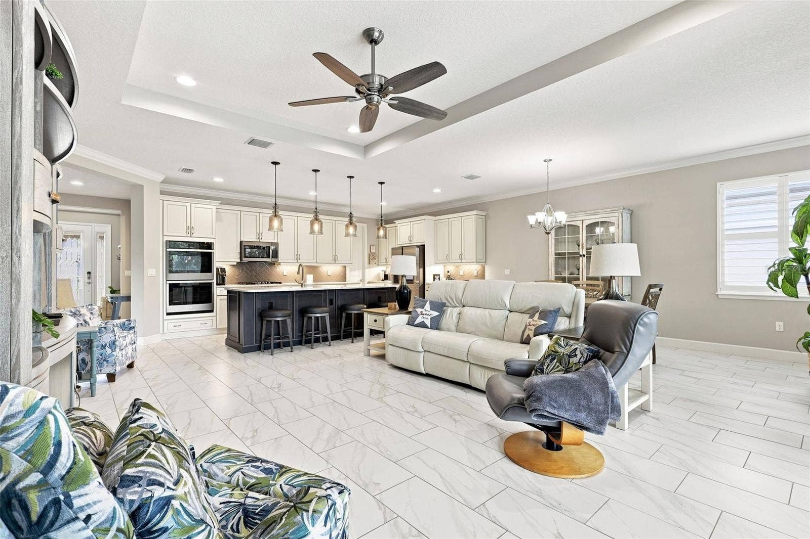 253 OLD MOSS CIRCLE, Deland, FL 32724 253 OLD MOSS CIRCLE, Deland, FL 32724