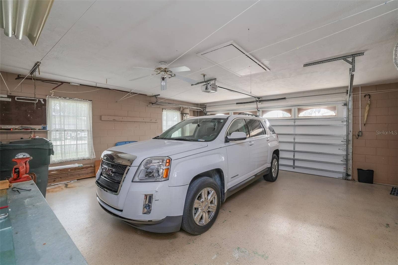 229 GEORGETOWNE BOULEVARD, Daytona Beach, FL 32119 Garage