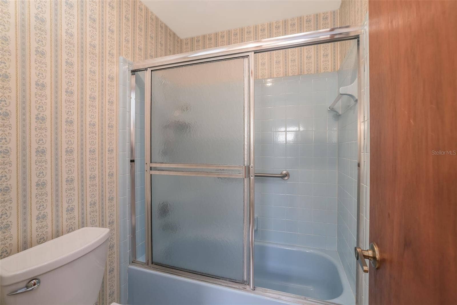 229 GEORGETOWNE BOULEVARD, Daytona Beach, FL 32119 Primary Bathroom