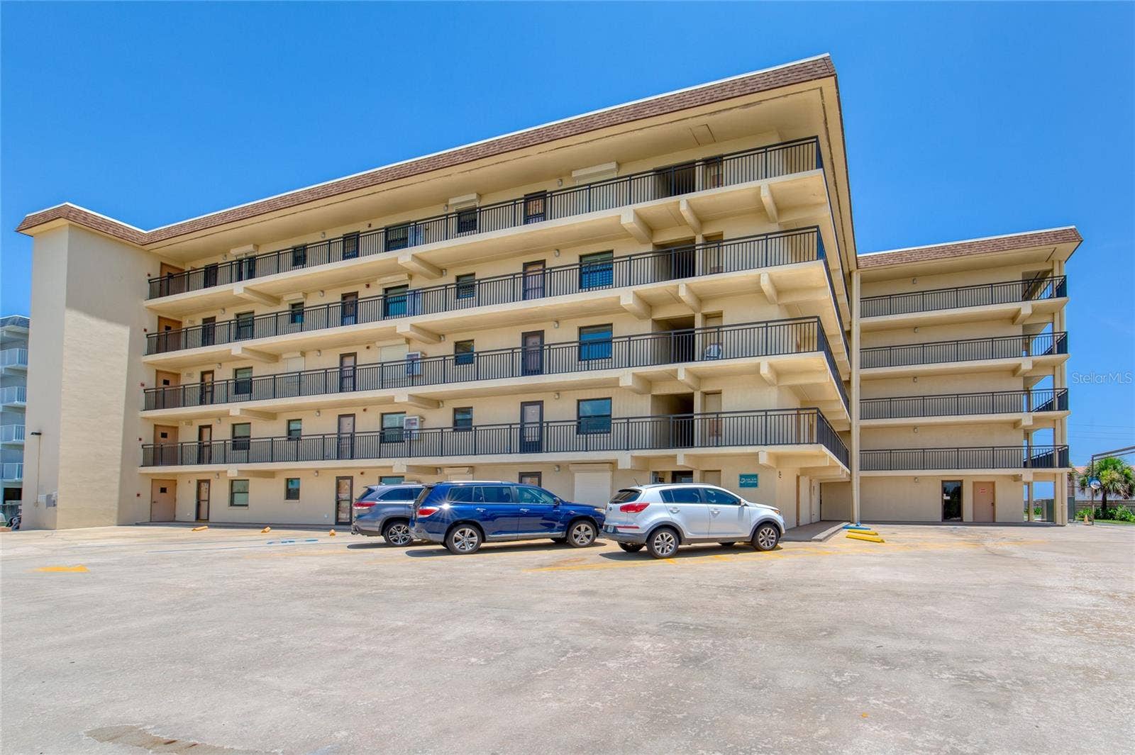 2290 OCEAN SHORE BOULEVARD, #2070, Ormond Beach, FL 32176 2290 OCEAN SHORE BOULEVARD, #2070, Ormond Beach, FL 32176