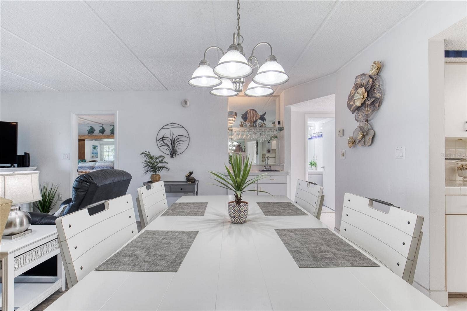 2290 OCEAN SHORE BOULEVARD, #2070, Ormond Beach, FL 32176 2290 OCEAN SHORE BOULEVARD, #2070, Ormond Beach, FL 32176