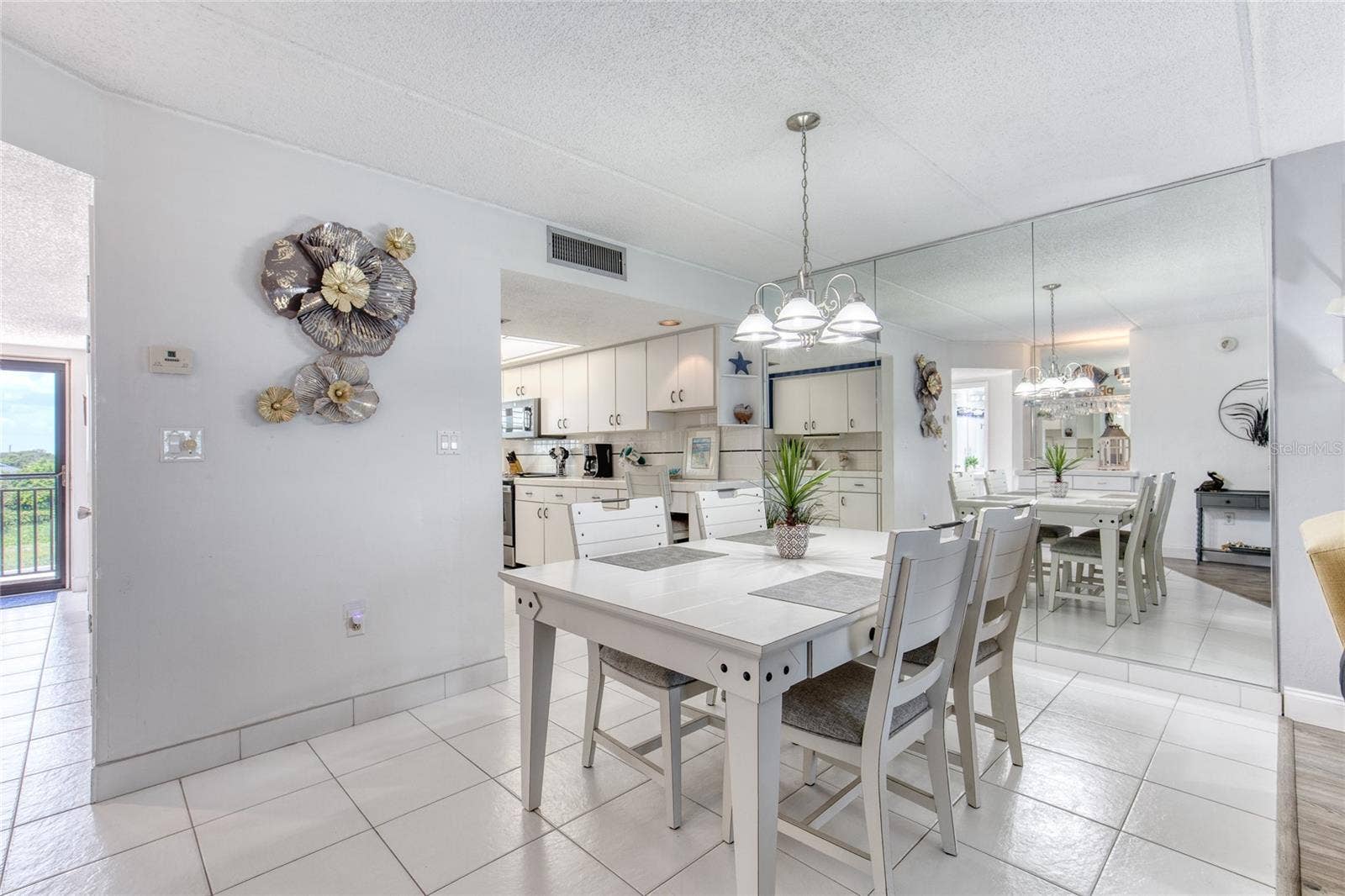 2290 OCEAN SHORE BOULEVARD, #2070, Ormond Beach, FL 32176 2290 OCEAN SHORE BOULEVARD, #2070, Ormond Beach, FL 32176