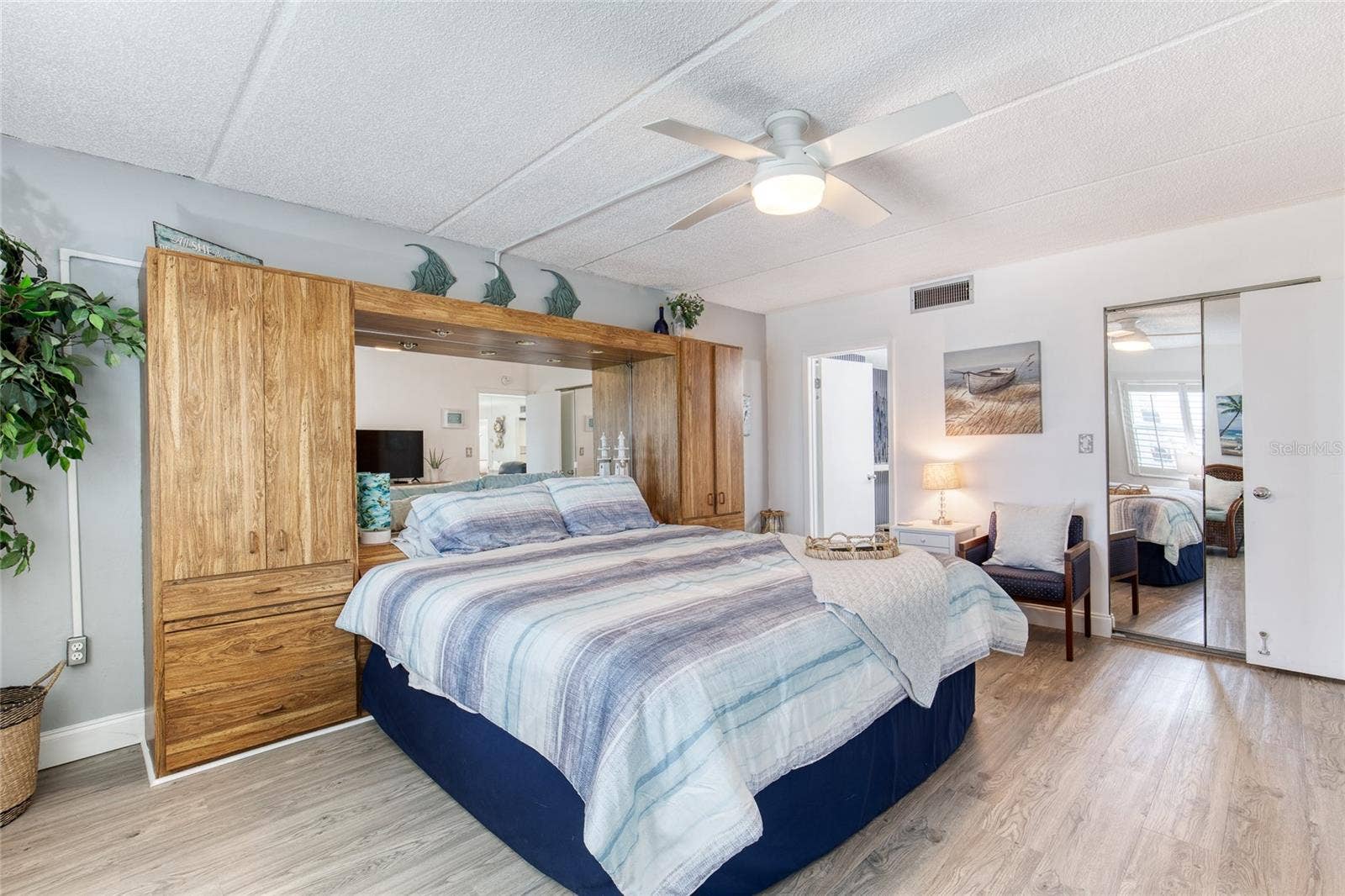 2290 OCEAN SHORE BOULEVARD, #2070, Ormond Beach, FL 32176 2290 OCEAN SHORE BOULEVARD, #2070, Ormond Beach, FL 32176