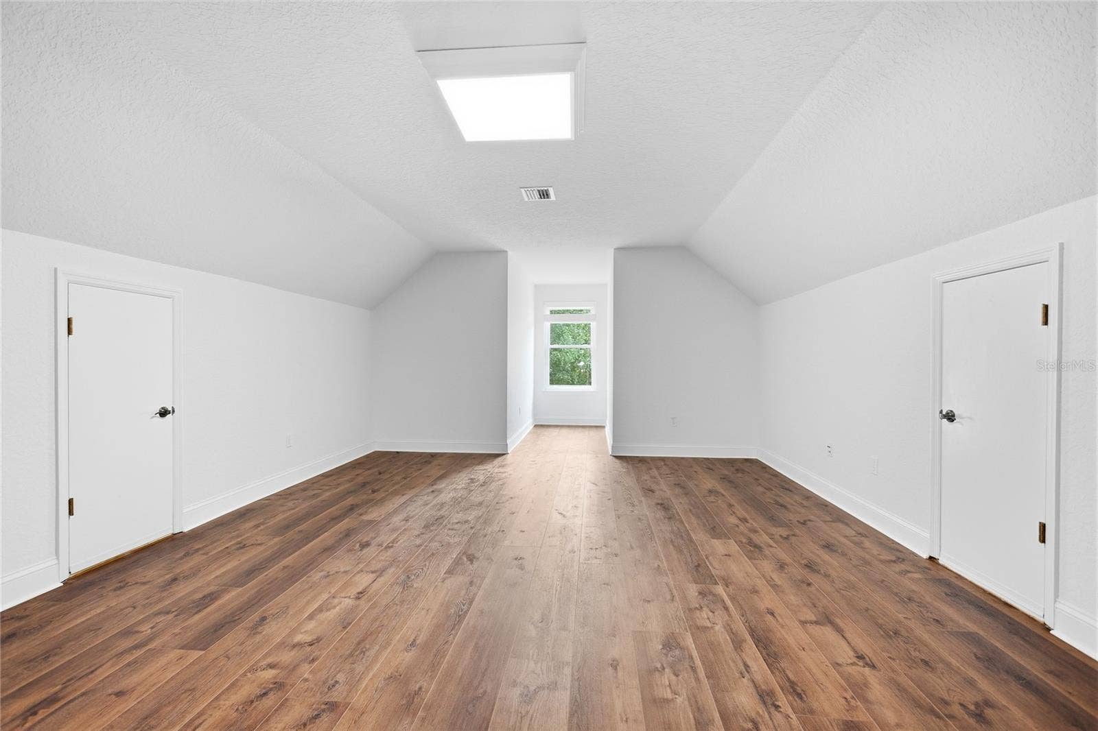 Bonus Upstairs Room or Bedroom #5
