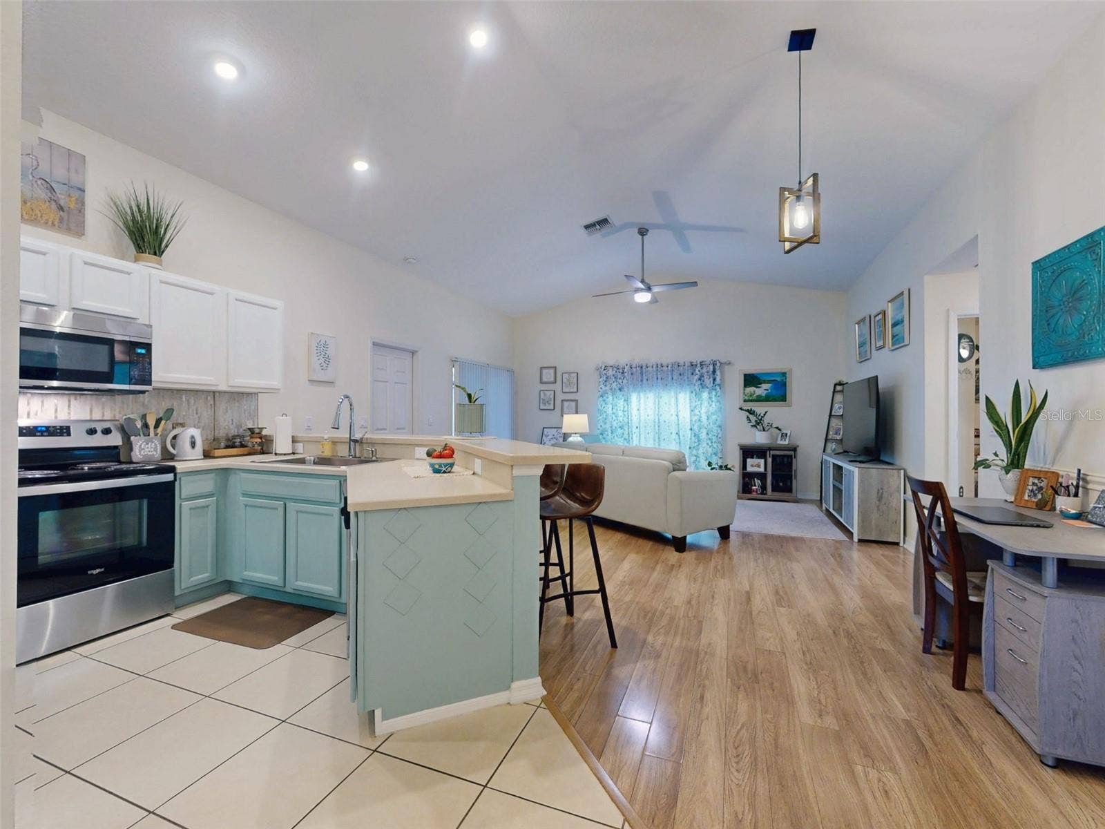 242 PINE BLUFF AVENUE, #242, Deland, FL 32724 242 PINE BLUFF AVENUE, #242, Deland, FL 32724