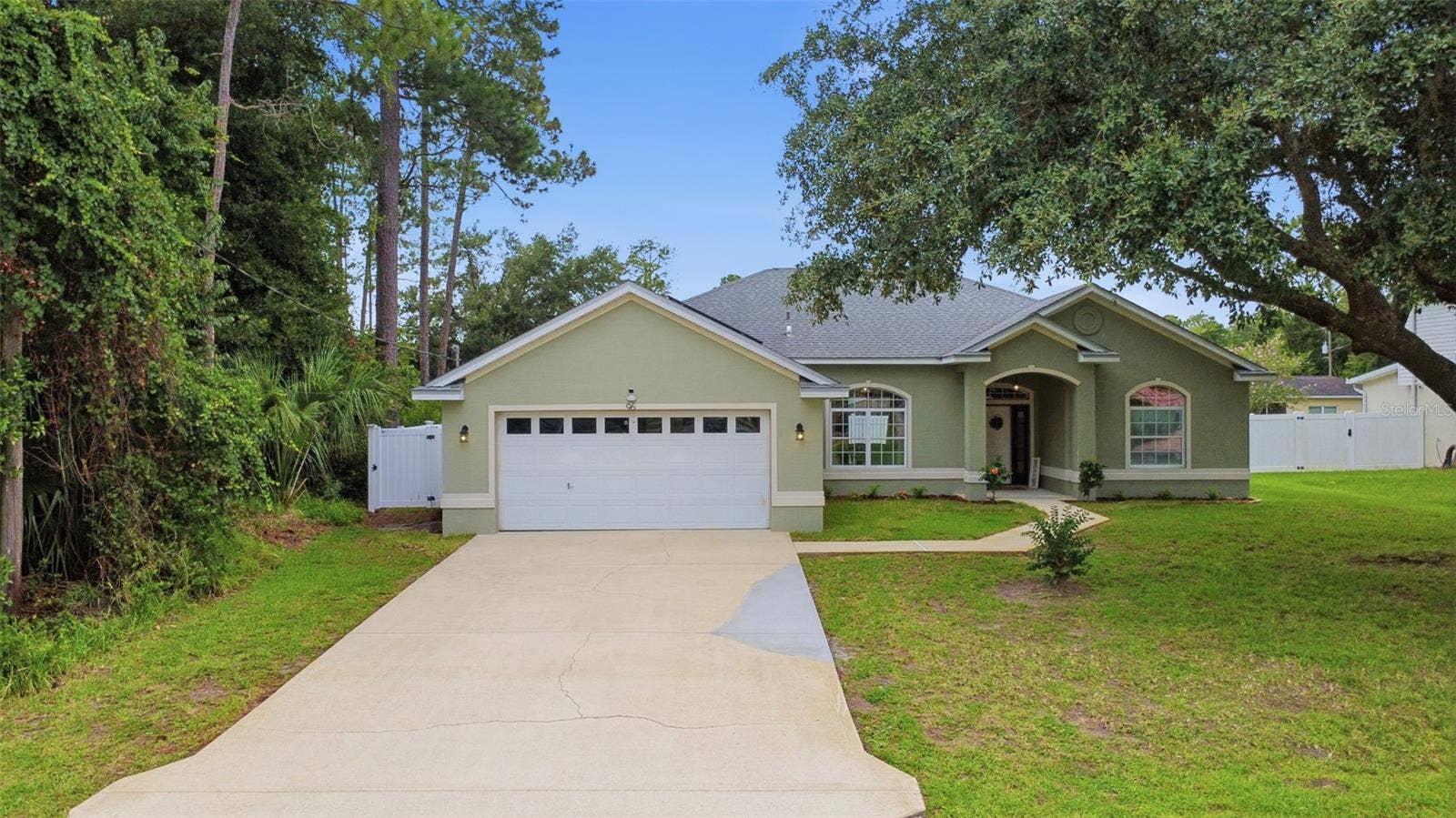 Front view. There are no neighbors to the left.