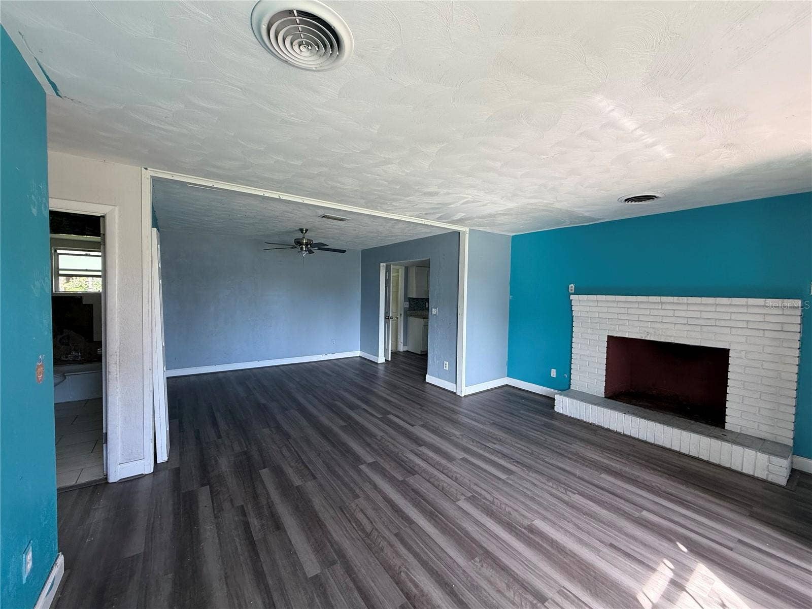1102 OLD KINGS ROAD, Daytona Beach, FL 32117 Living Room