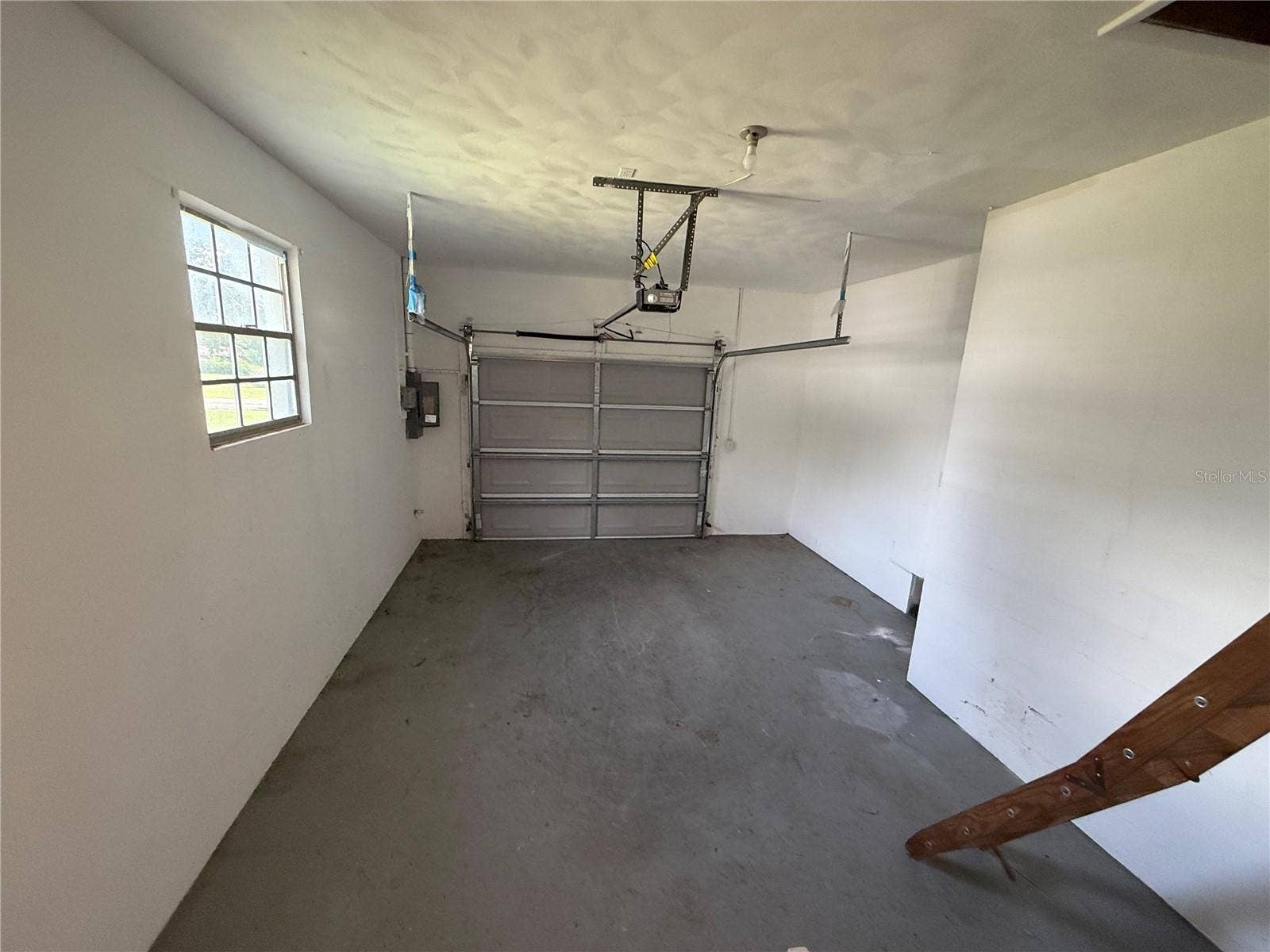1102 OLD KINGS ROAD, Daytona Beach, FL 32117 Garage