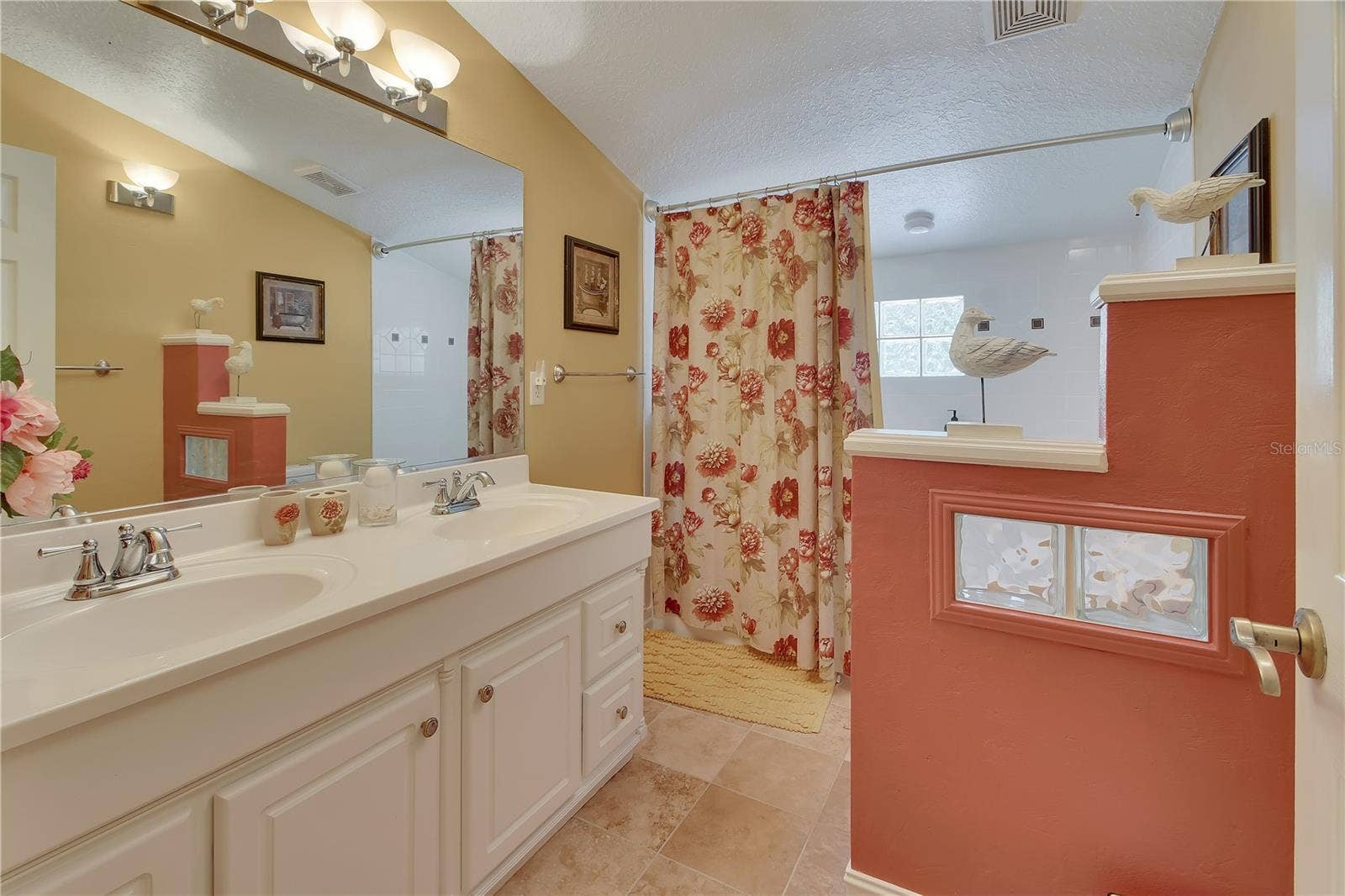 GUEST BATH SERVING BEDROOM #4 & #5