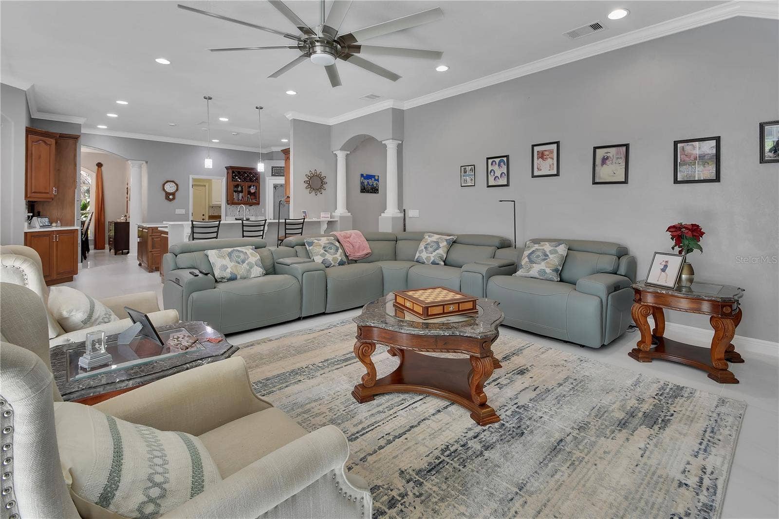 FAMILY ROOM