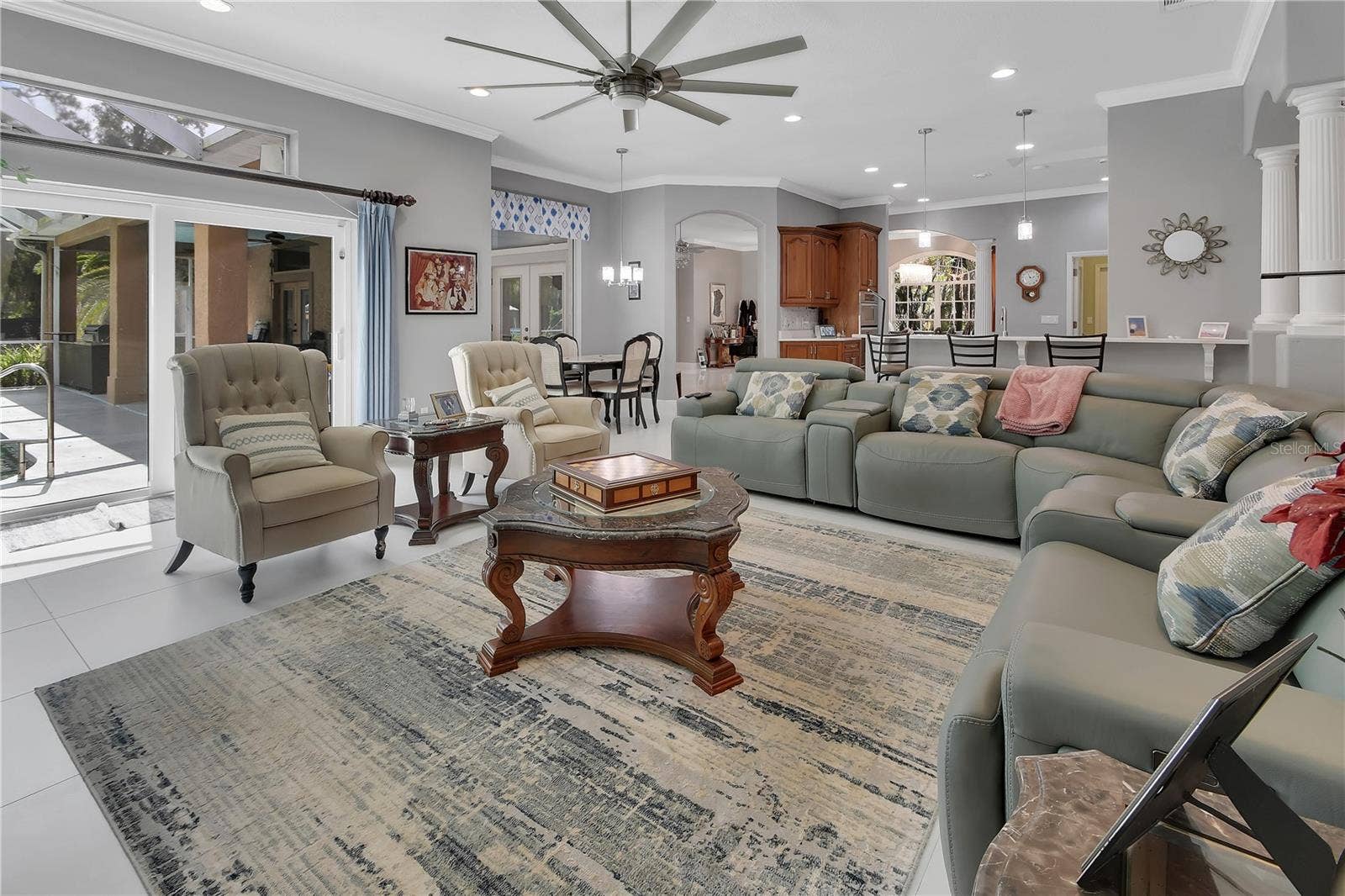 FAMILY ROOM
