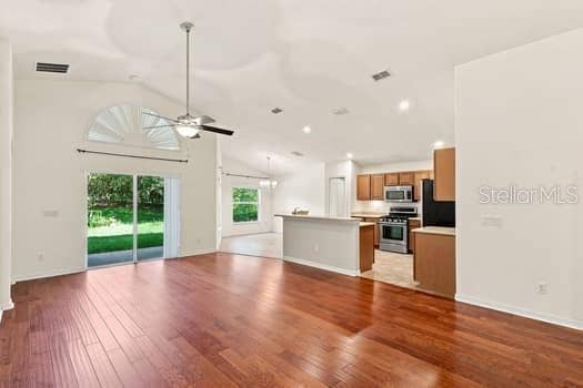 515 E VICTORIA TRAILS BOULEVARD, Deland, FL 32724 515 E VICTORIA TRAILS BOULEVARD, Deland, FL 32724