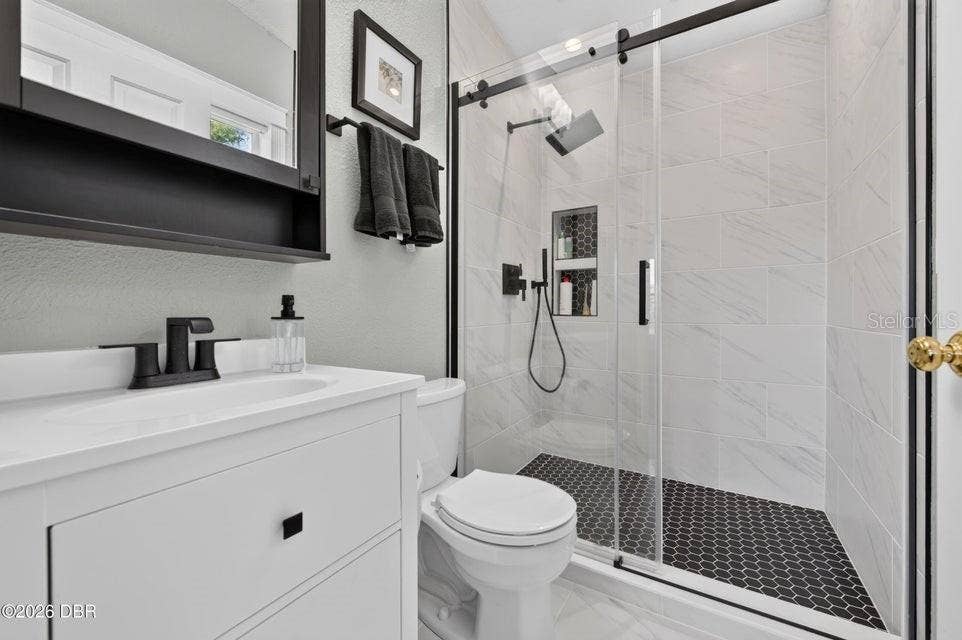 124 AVALON DRIVE, Ormond Beach, FL 32176 124 AVALON DRIVE, Ormond Beach, FL 32176