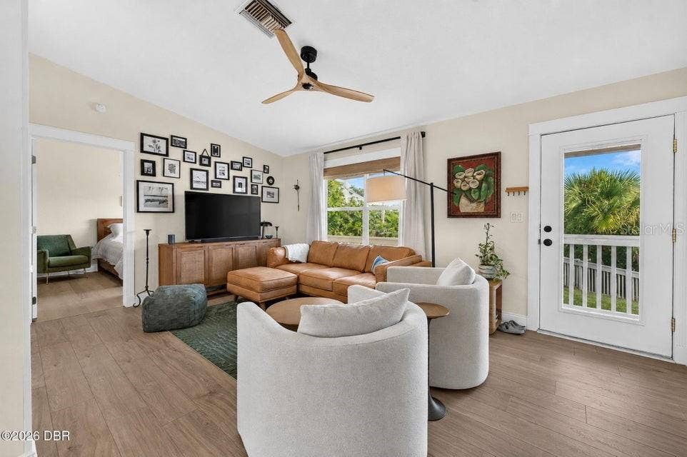 124 AVALON DRIVE, Ormond Beach, FL 32176 124 AVALON DRIVE, Ormond Beach, FL 32176