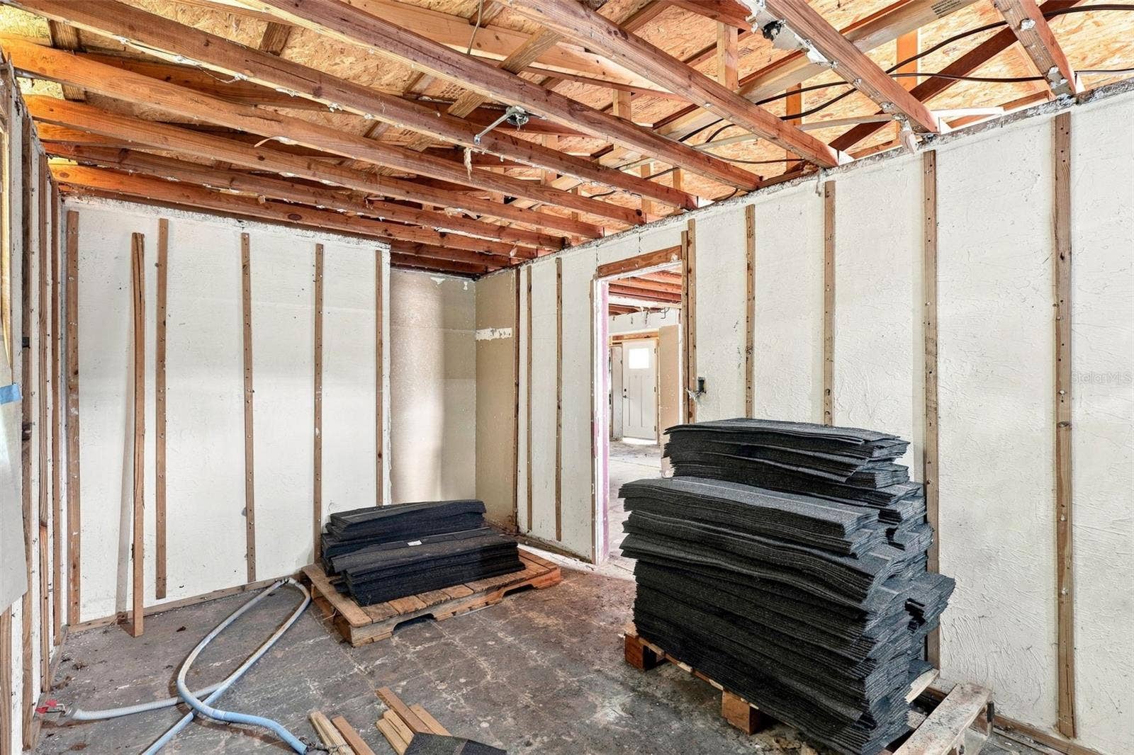 921 S SALISBURY AVENUE, Deland, FL 32720