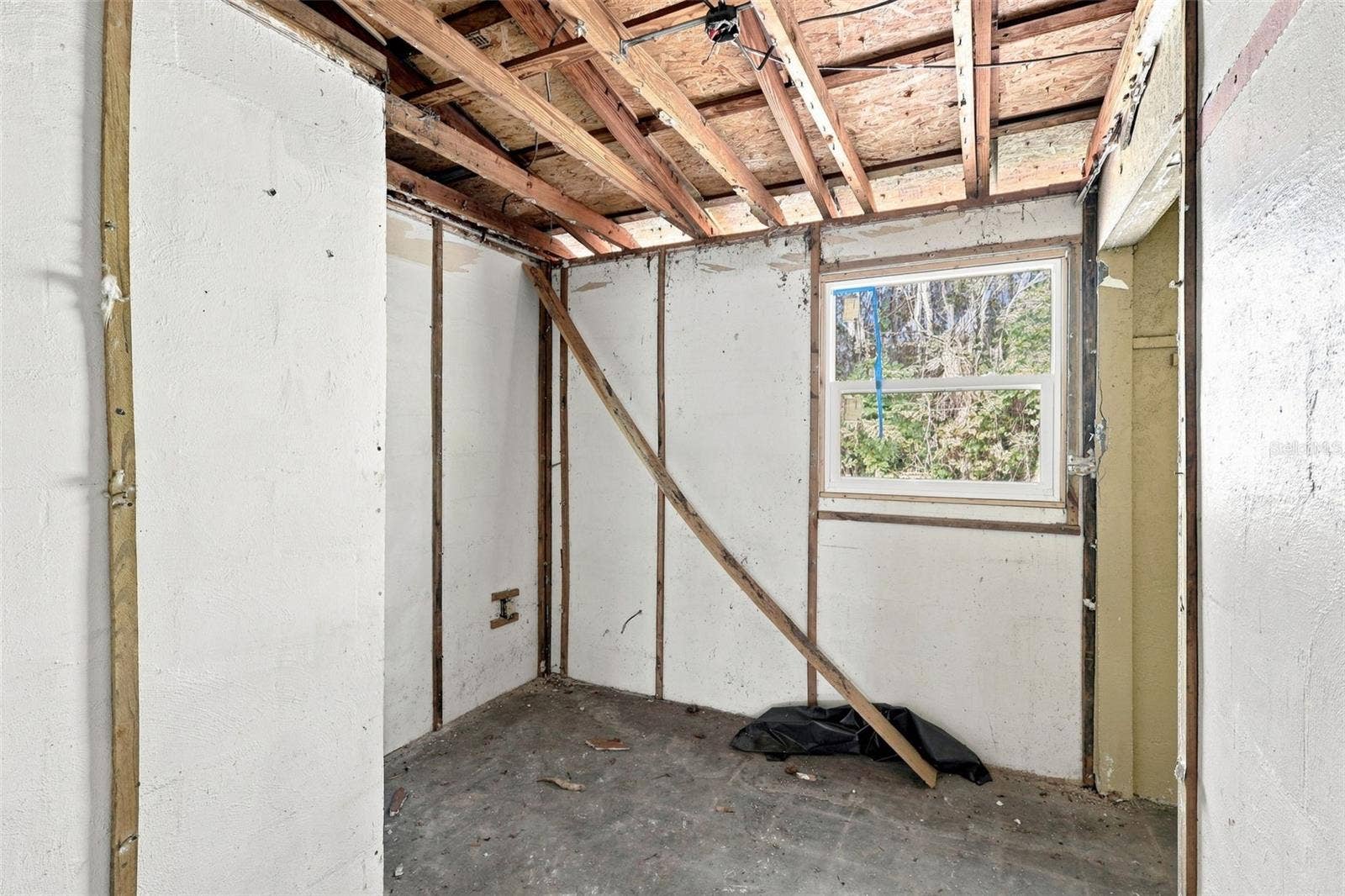 921 S SALISBURY AVENUE, Deland, FL 32720