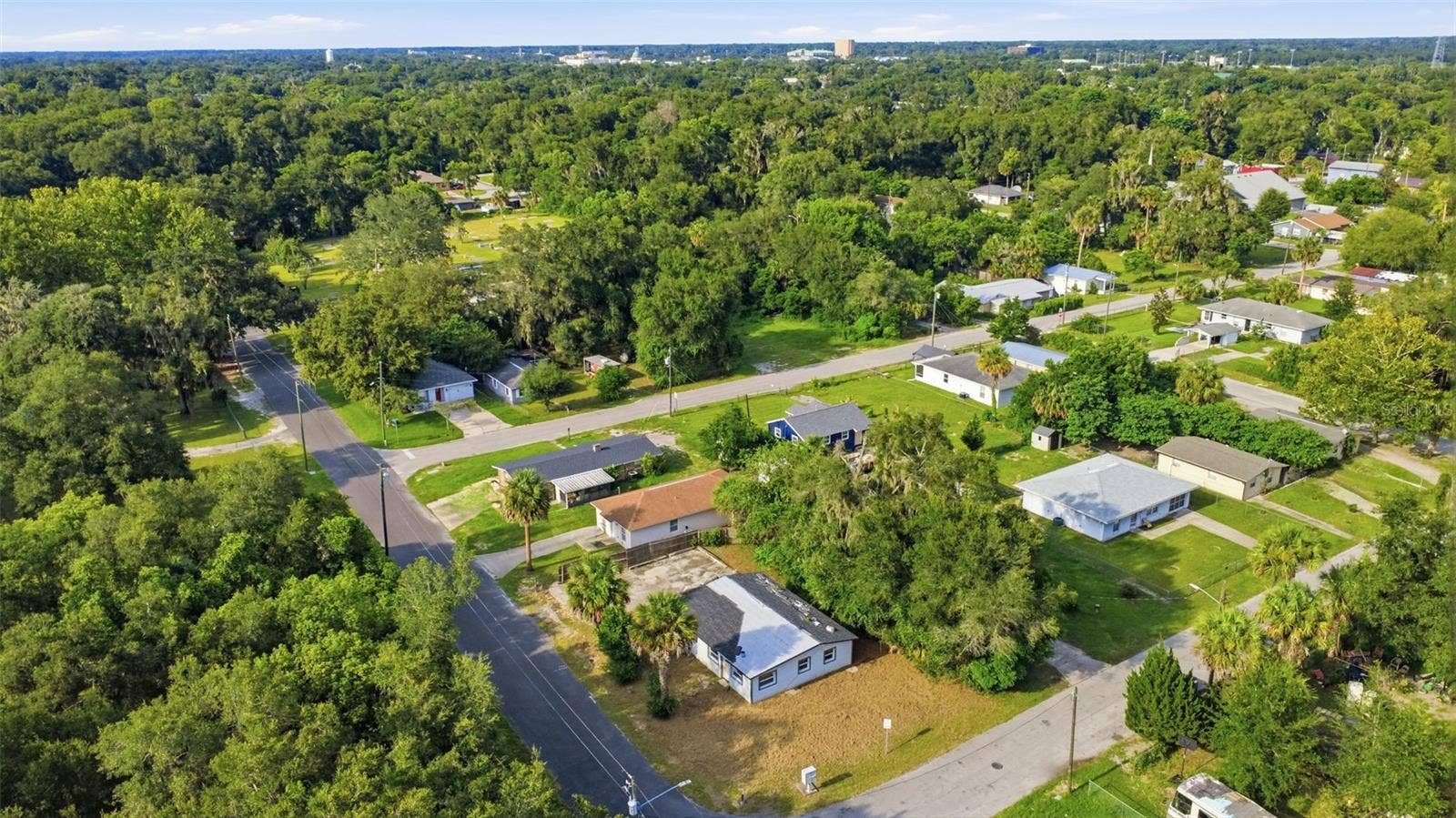 921 S SALISBURY AVENUE, Deland, FL 32720