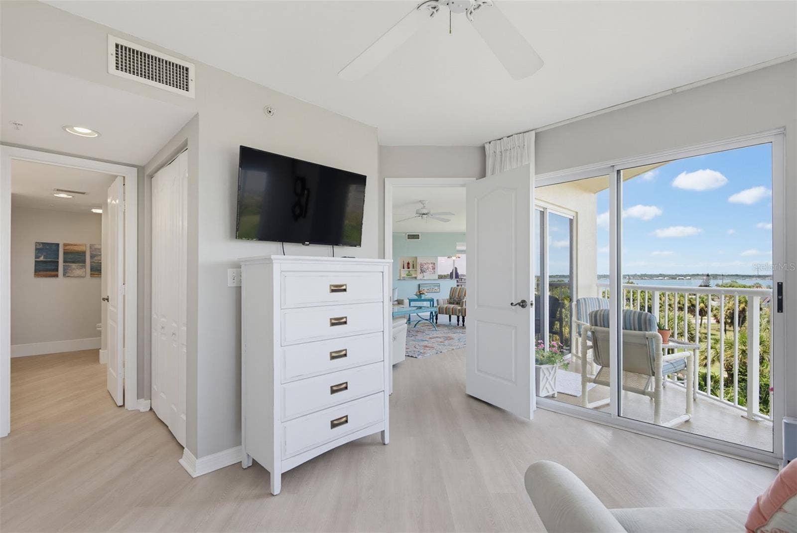 3 OCEANS WEST BOULEVARD, #5B4, Daytona Beach Shores, FL 32118 3 OCEANS WEST BOULEVARD, #5B4, Daytona Beach Shores, FL 32118