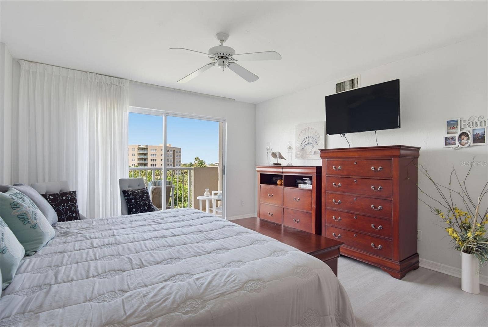 3 OCEANS WEST BOULEVARD, #5B4, Daytona Beach Shores, FL 32118 3 OCEANS WEST BOULEVARD, #5B4, Daytona Beach Shores, FL 32118