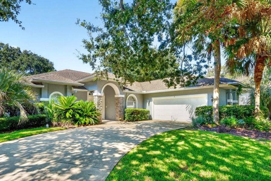 4 LAKEVIEW LANE, Palm Coast, FL 32137