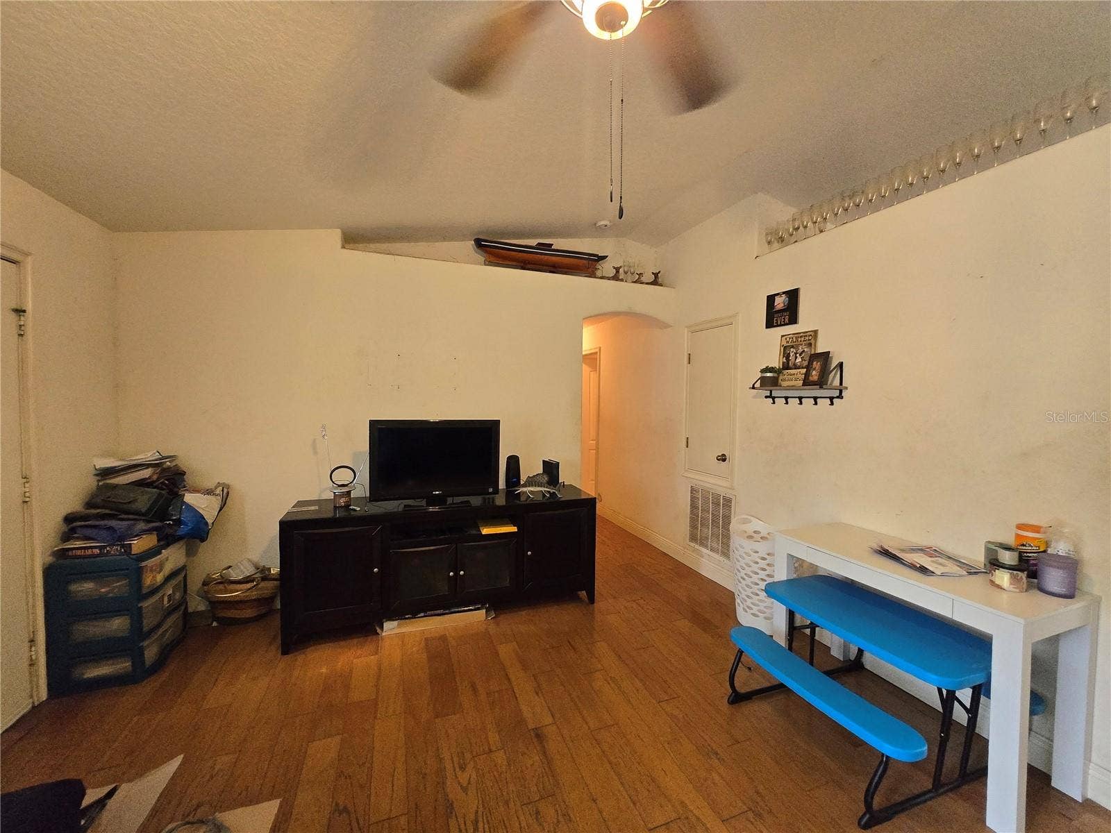 1715 9TH AVENUE, Deland, FL 32724 Livingroom & hall