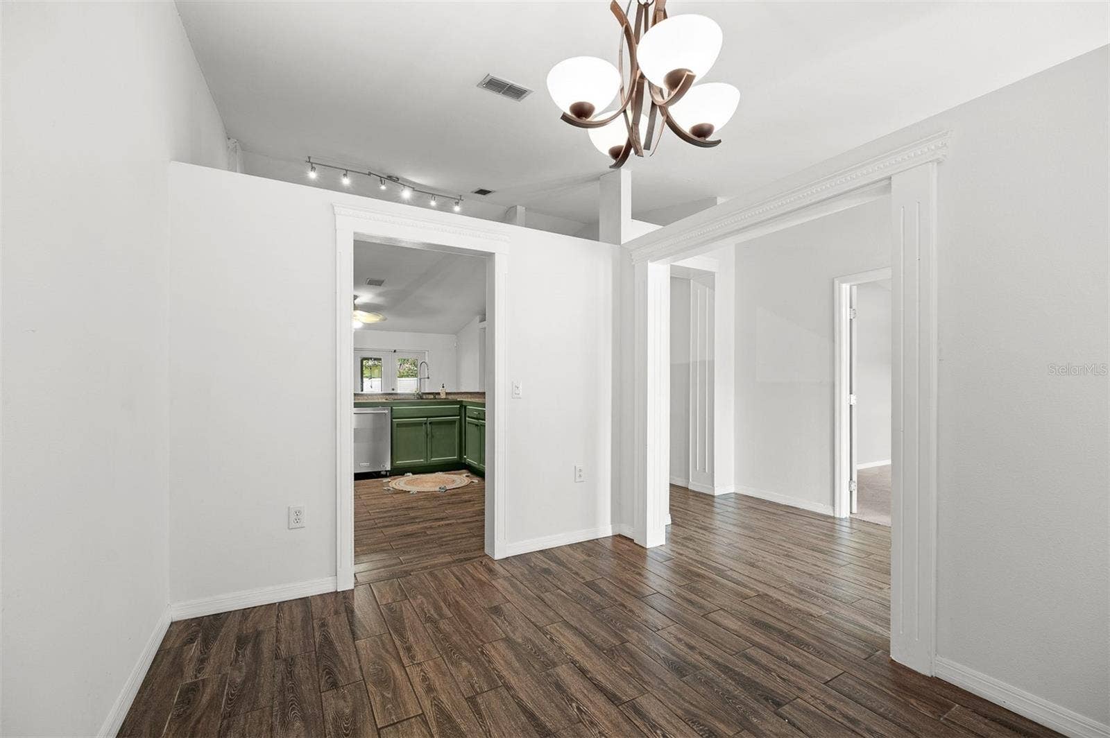 1031 E WALTS AVENUE, Deland, FL 32724