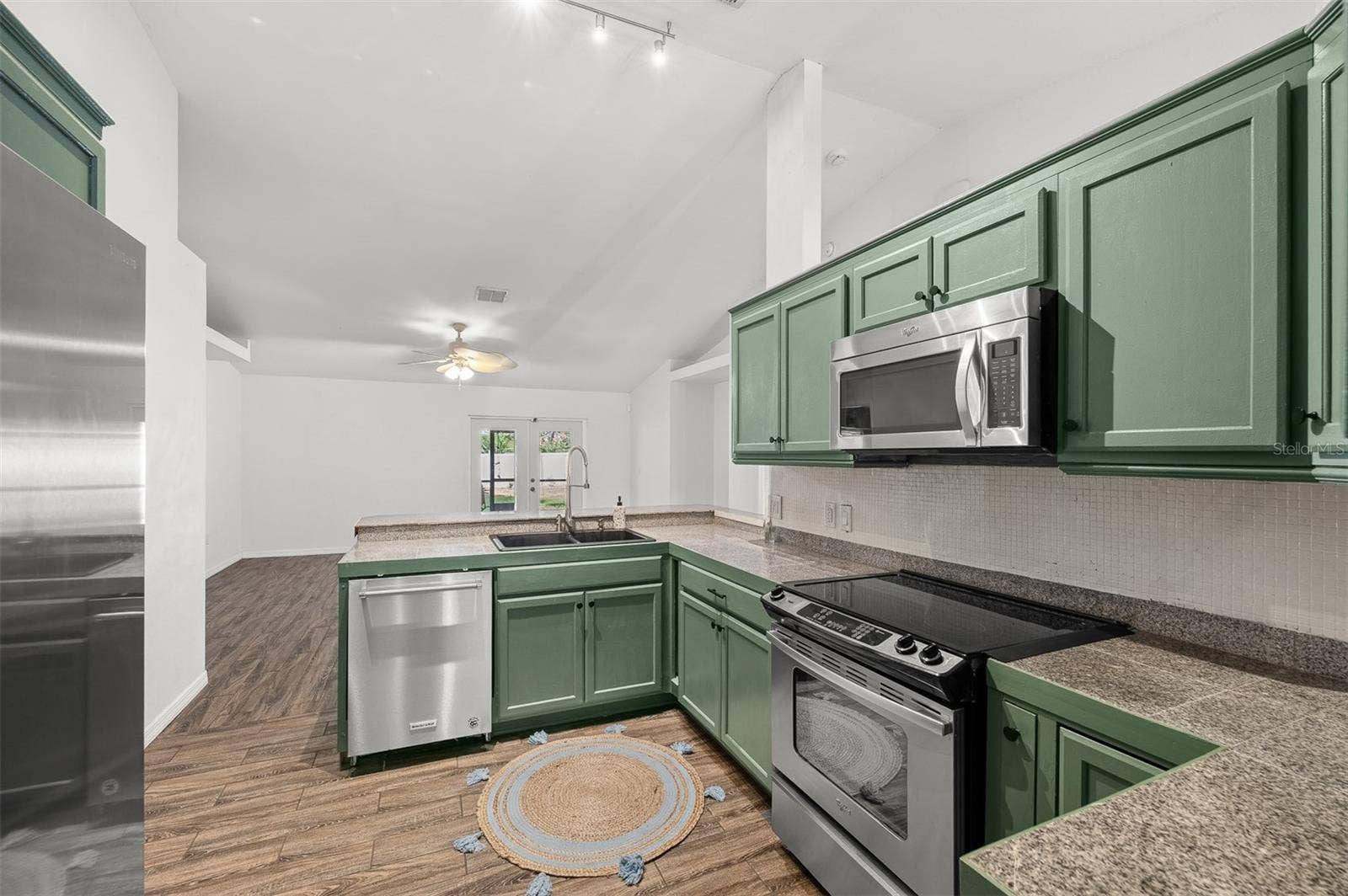 1031 E WALTS AVENUE, Deland, FL 32724