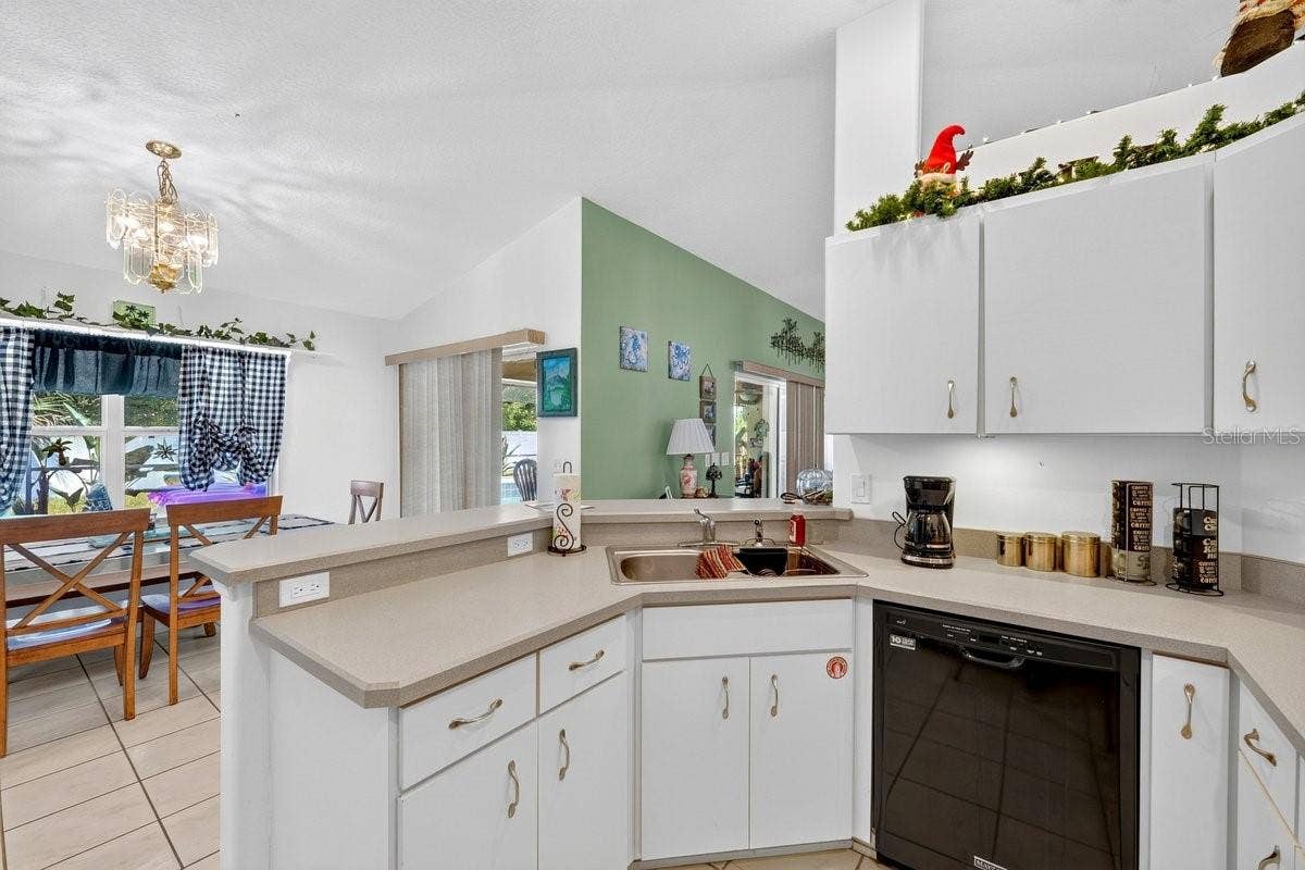15 PINE CEDAR DRIVE, Palm Coast, FL 32164 15 PINE CEDAR DRIVE, Palm Coast, FL 32164