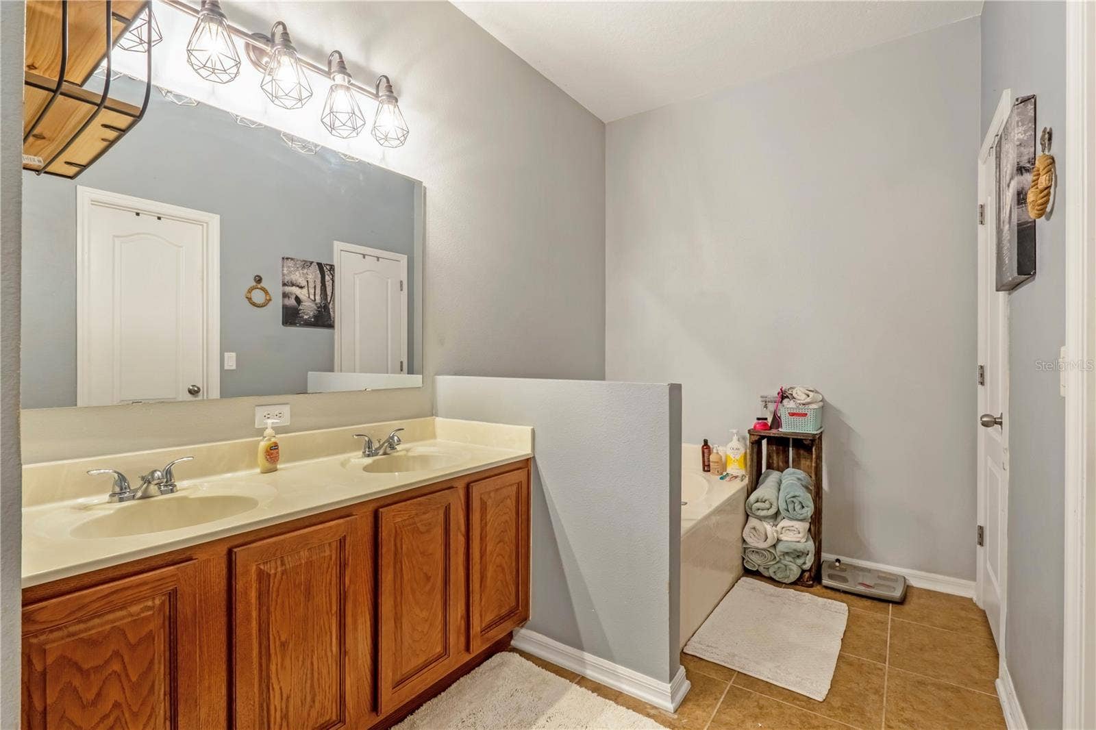 3923 SUNSET COVE DRIVE, Port Orange, FL 32129 3923 SUNSET COVE DRIVE, Port Orange, FL 32129