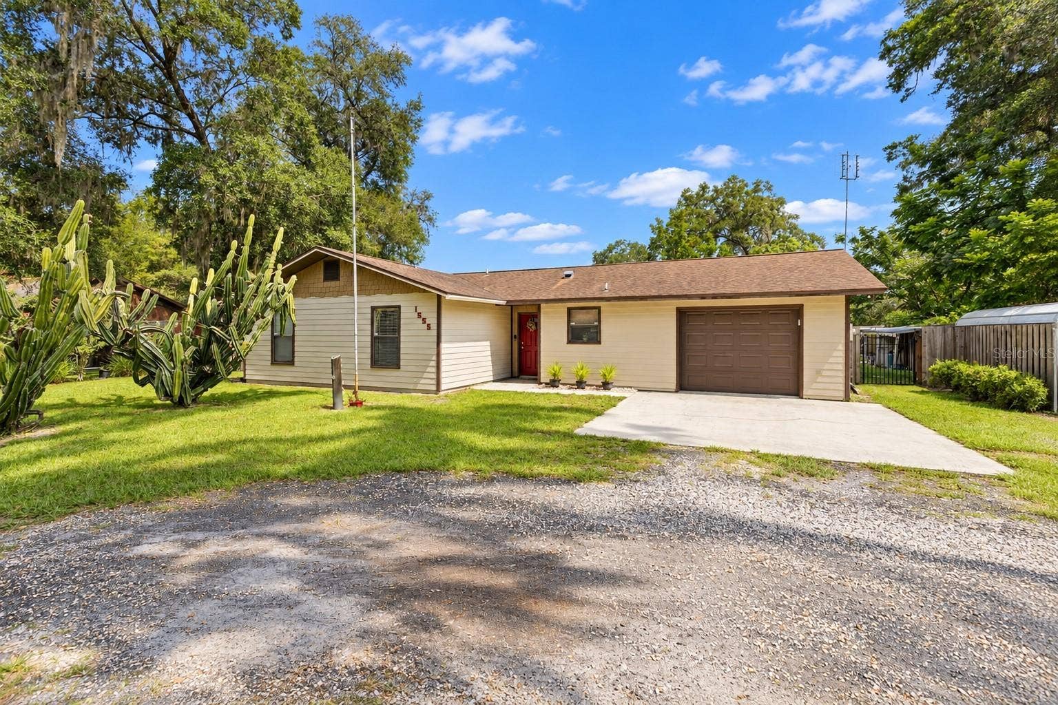 1555 ROWE LANE, Deland, FL 32720