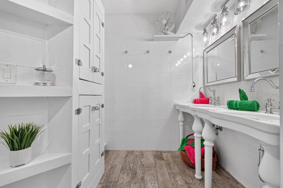 3797 S ATLANTIC AVENUE, #202, Daytona Beach Shores, FL 32118 Double Sinks