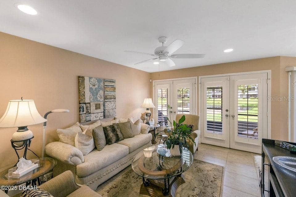 150 BLUE HERON DRIVE, #B, Daytona Beach, FL 32119 150 BLUE HERON DRIVE, #B, Daytona Beach, FL 32119