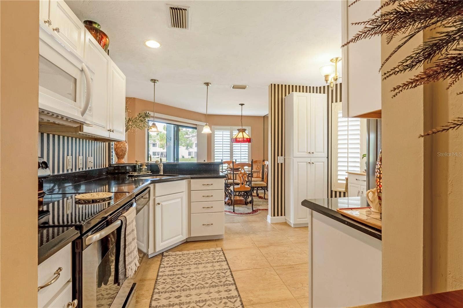 150 BLUE HERON DRIVE, #B, Daytona Beach, FL 32119 Kitchen