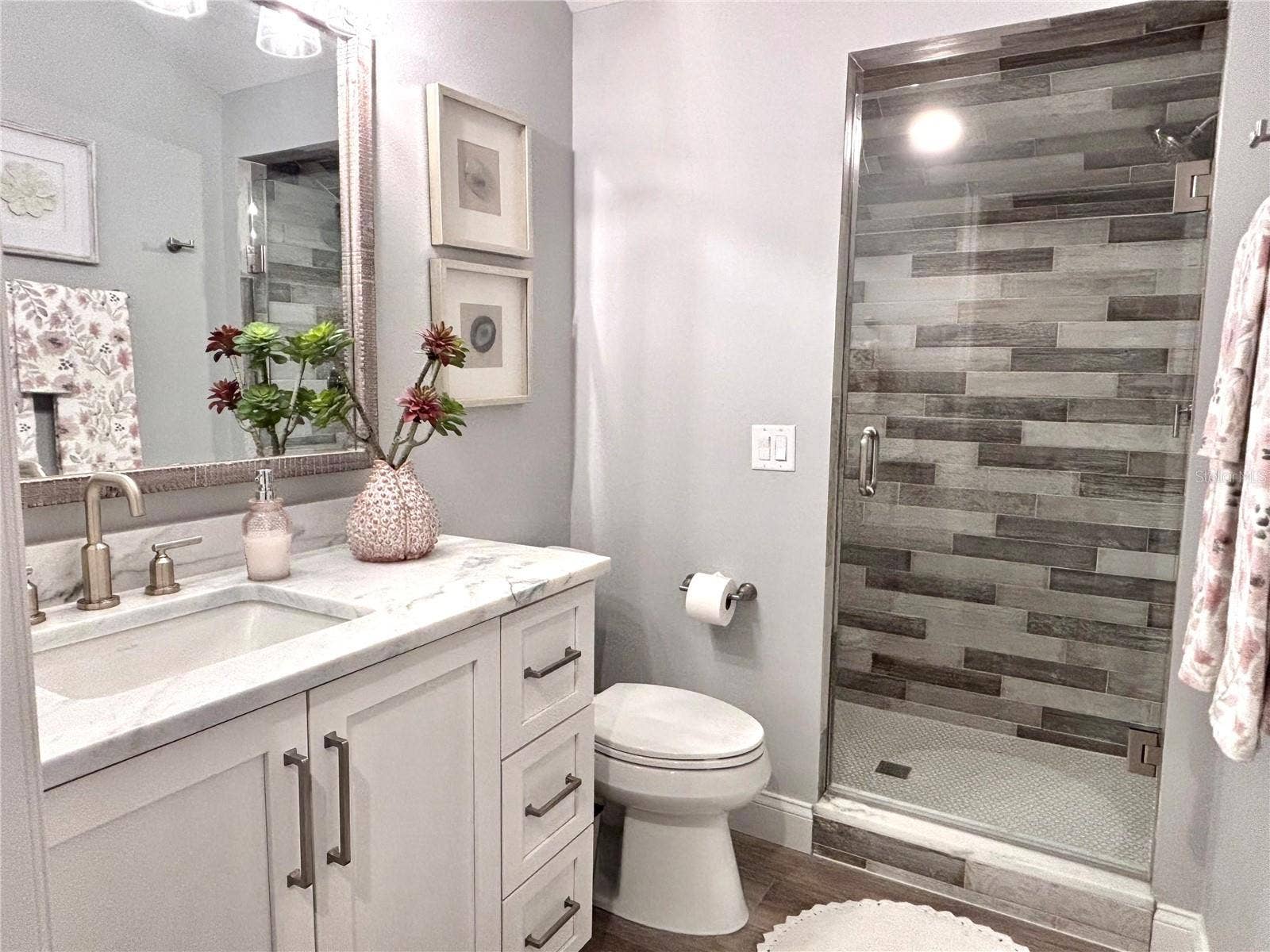 1701 TIMBER EDGE DRIVE, Deland, FL 32724 Upstairs suite bathroom