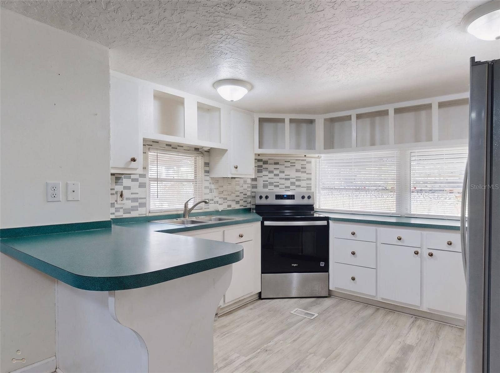 221 EVERGREEN TERRACE, Deland, FL 32724 Kitchen
