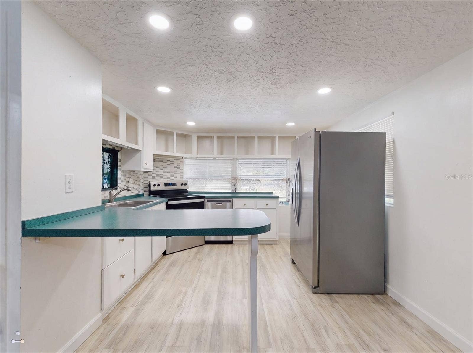 221 EVERGREEN TERRACE, Deland, FL 32724 Kitchen
