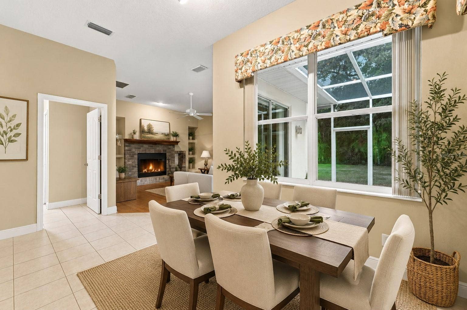 BREAKFAST NOOK