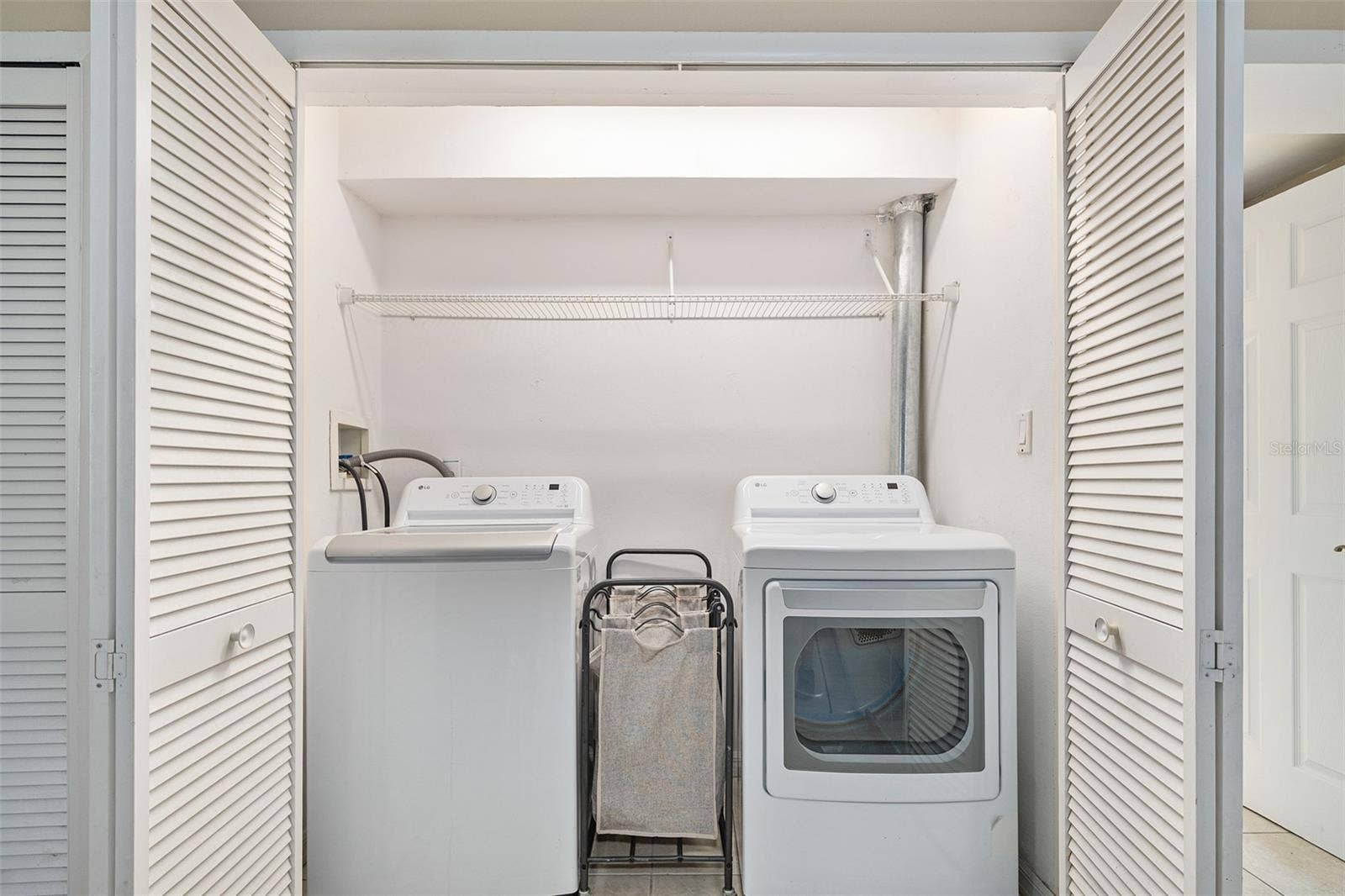 22 PLAZA DRIVE, Ormond Beach, FL 32176 Laundry room!