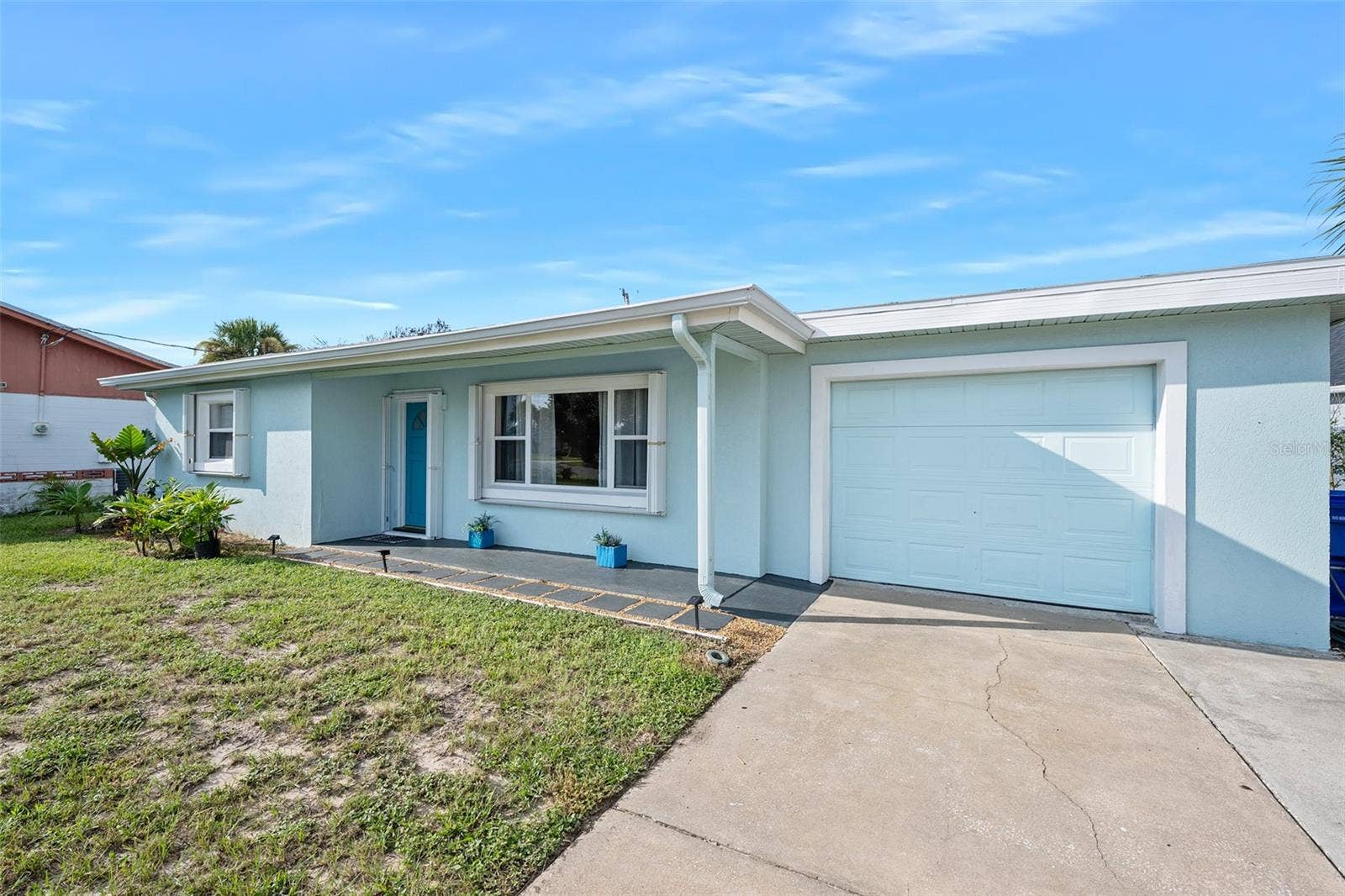 22 PLAZA DRIVE, Ormond Beach, FL 32176 Yes, there is a GARAGE!