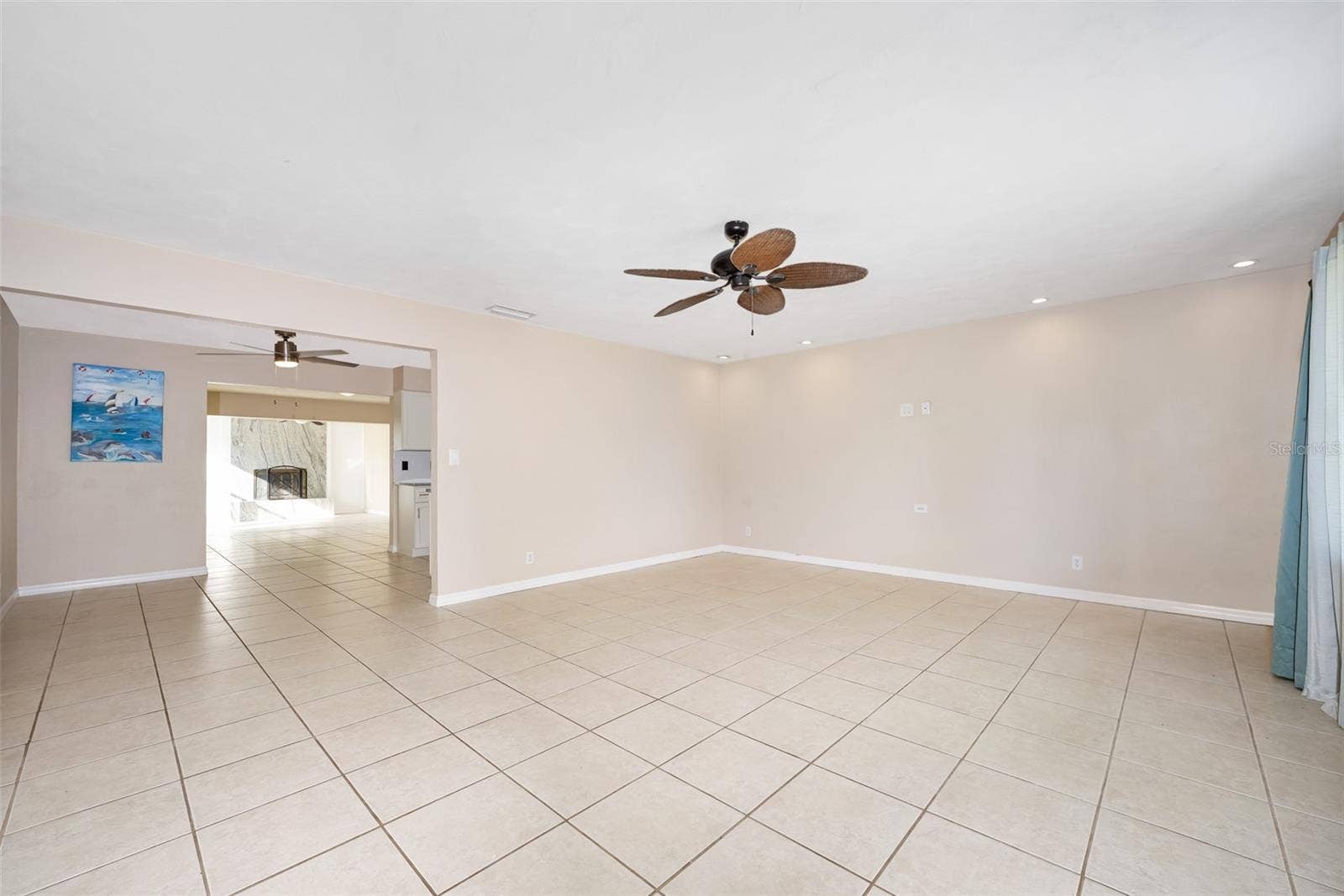 22 PLAZA DRIVE, Ormond Beach, FL 32176 Living Room