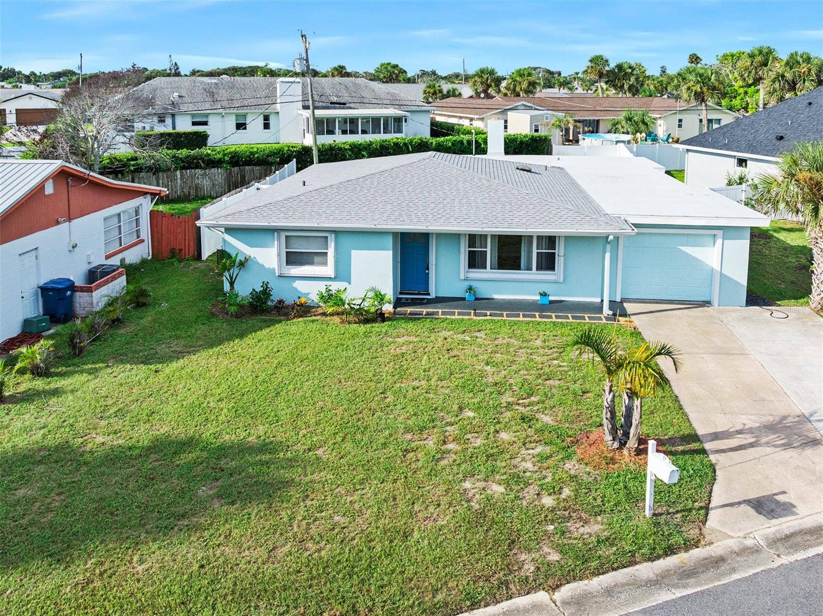 22 PLAZA DRIVE, Ormond Beach, FL 32176 Welcome to the BEACH!