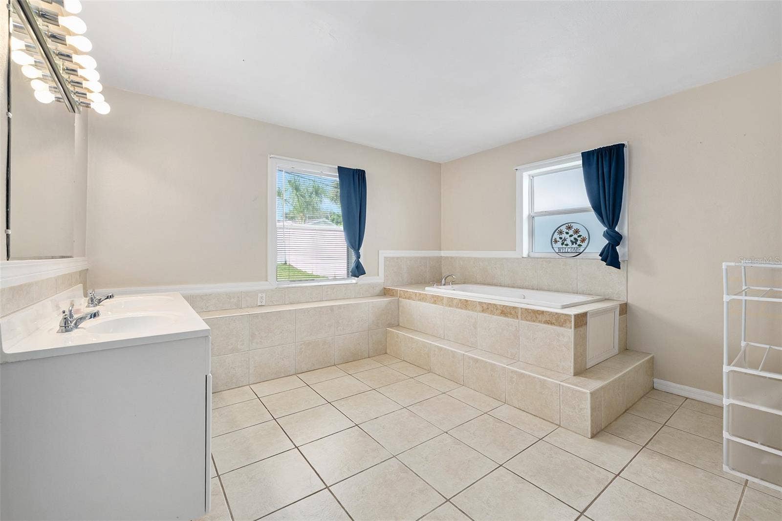 22 PLAZA DRIVE, Ormond Beach, FL 32176 1st Primary Bath